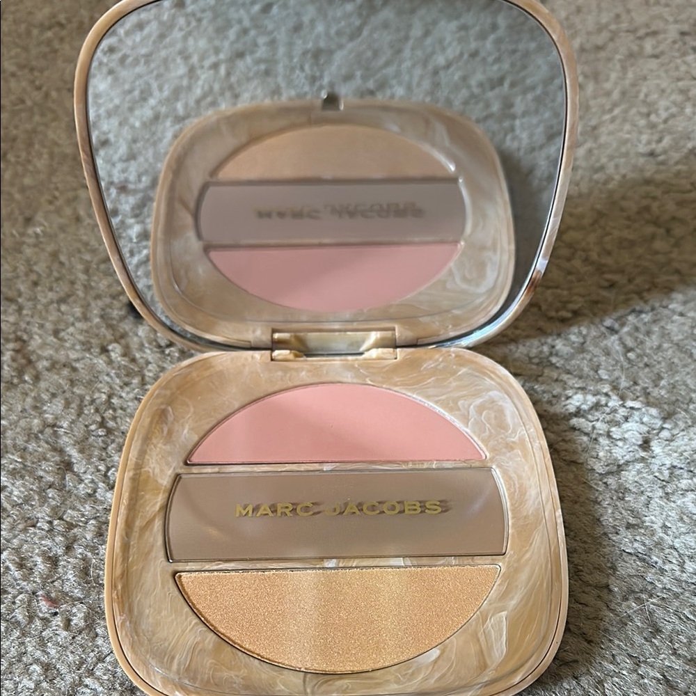 Marc Jacobs Blush Palette with Pink, Tan, and Gold